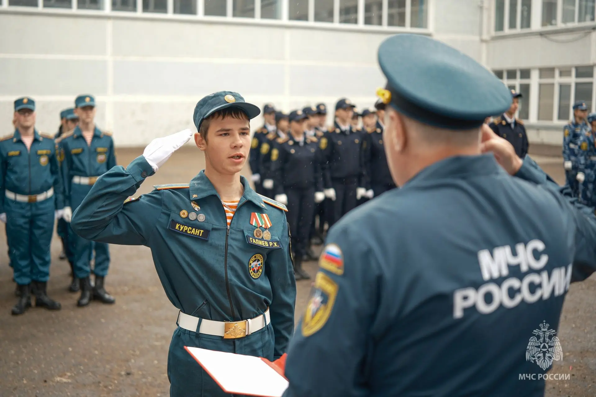 Будущие специалисты пожарной охраны дали присягу в Нижнекамске