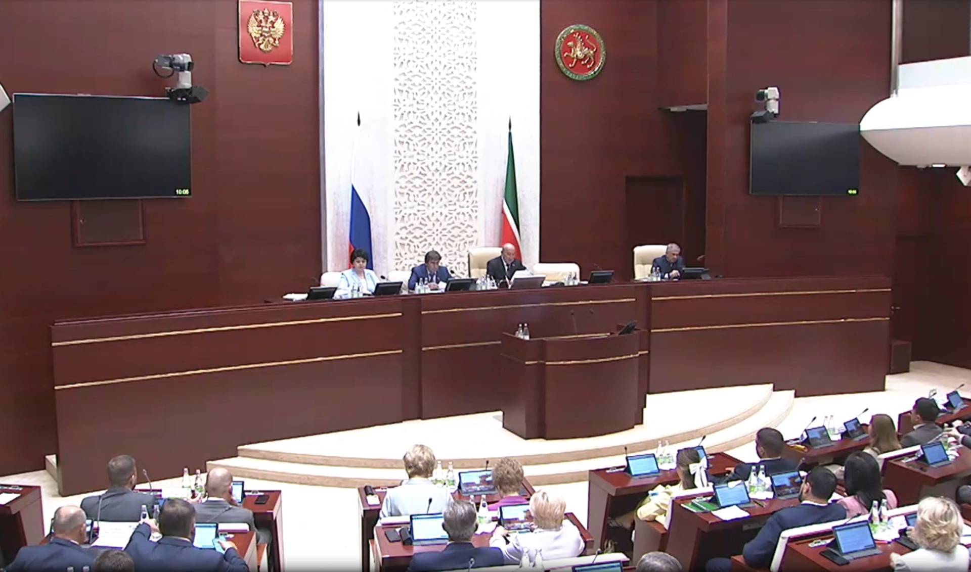 Рустам Минниханов принимает участие в заседании Госсовета Татарстана