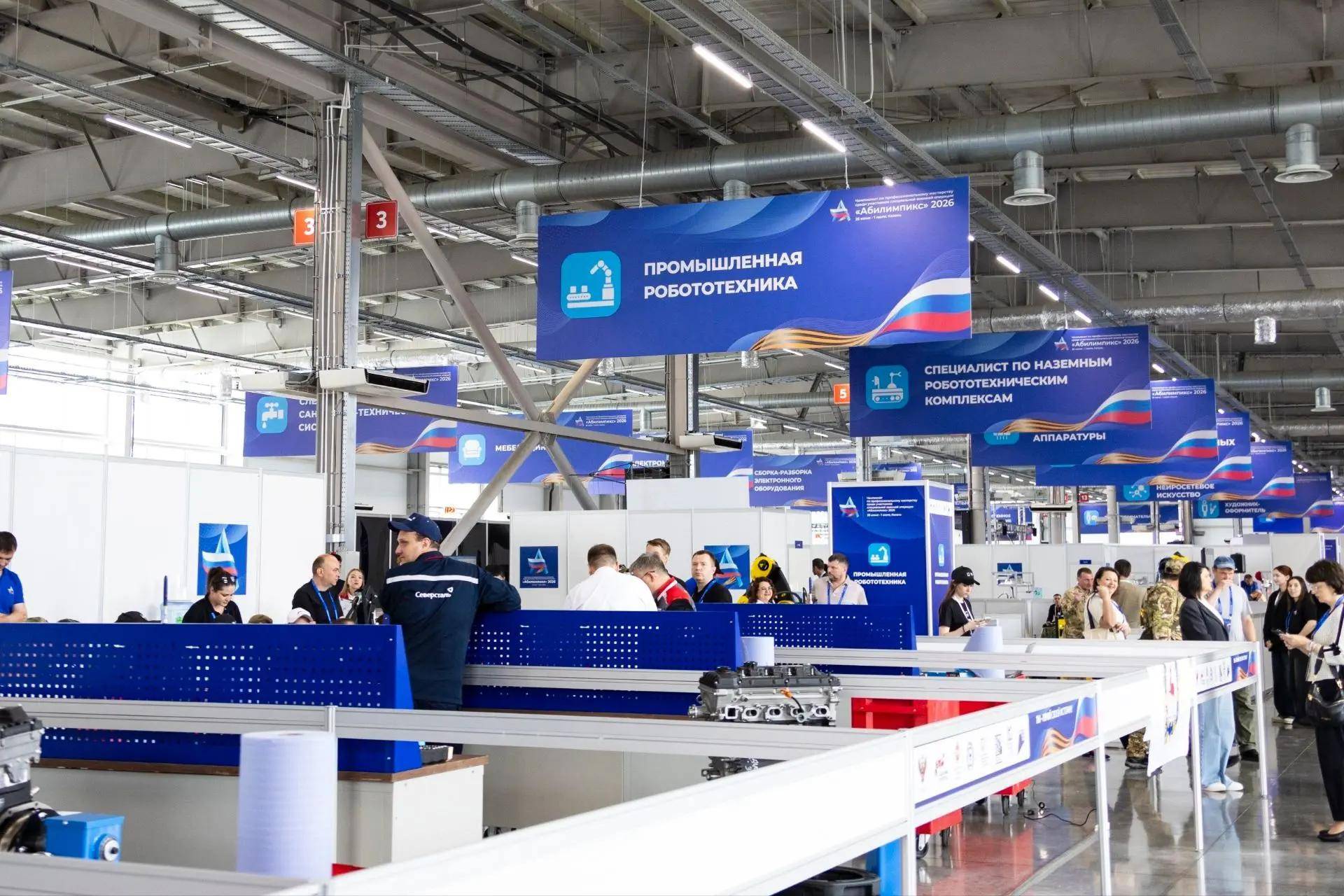 Минниханов осмотрел площадки чемпионата «Абилимпикс» для участников СВО в «Казань Экспо»