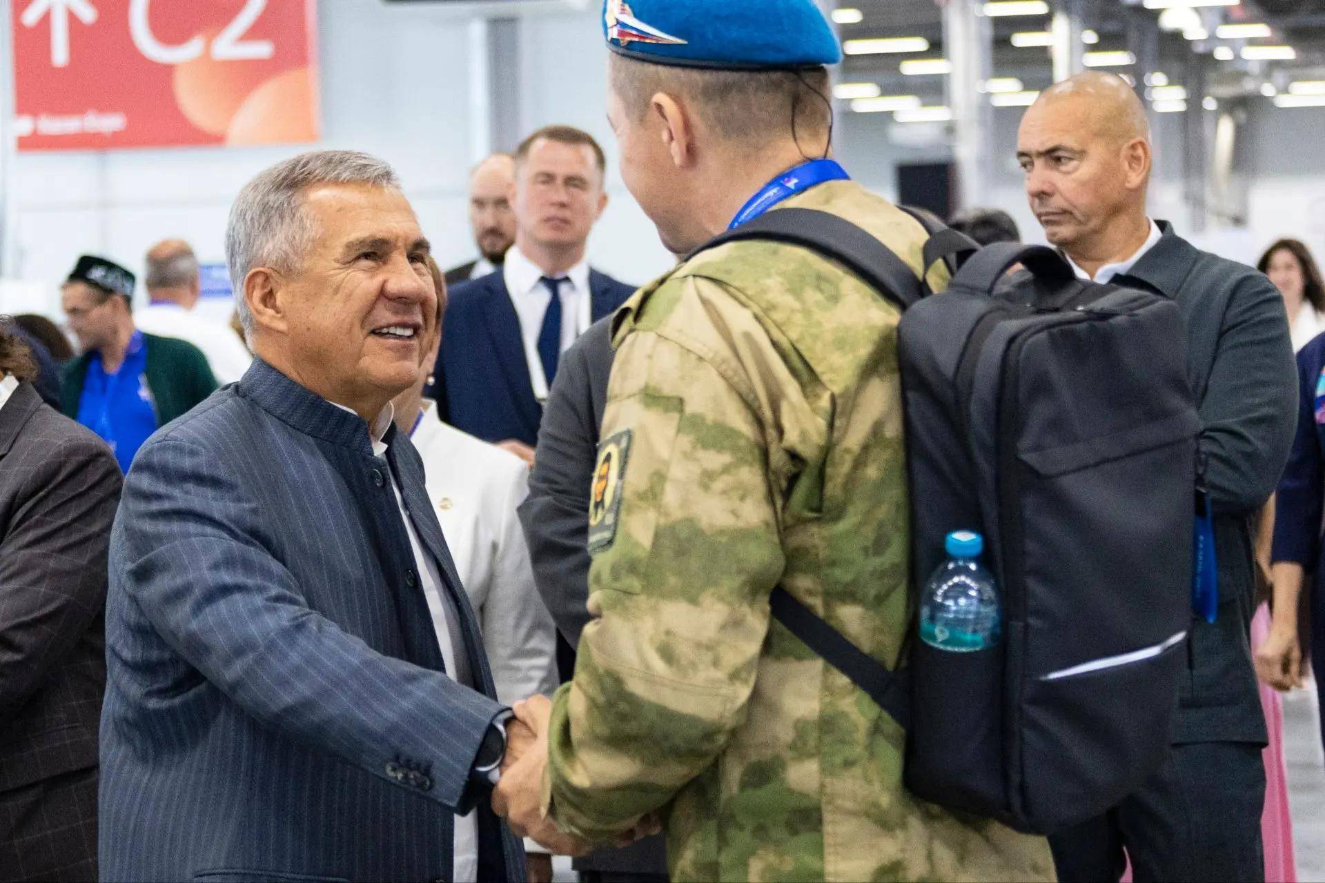 Минниханов осмотрел площадки чемпионата «Абилимпикс» для участников СВО в «Казань Экспо»