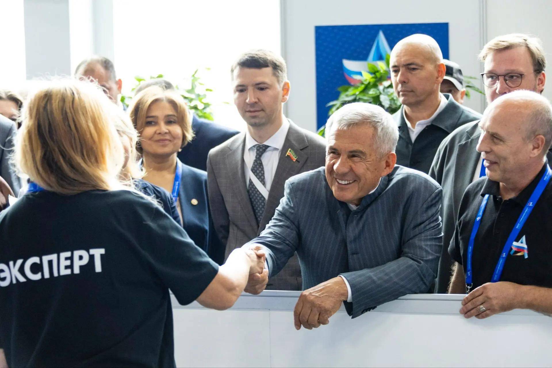 Минниханов осмотрел площадки чемпионата «Абилимпикс» для участников СВО в «Казань Экспо»