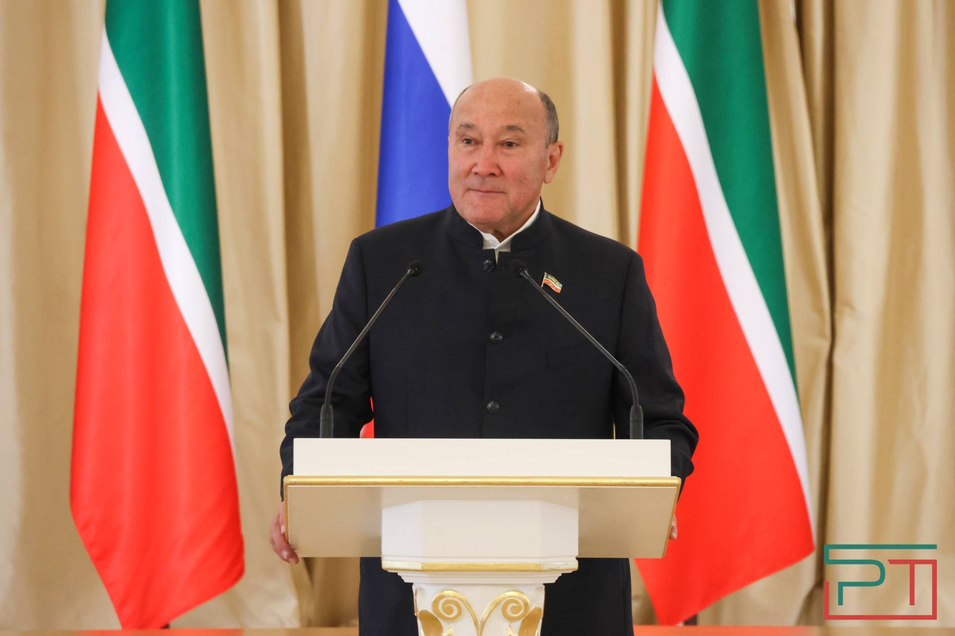 Марат Ахметов вручил государственные награды РФ и РТ