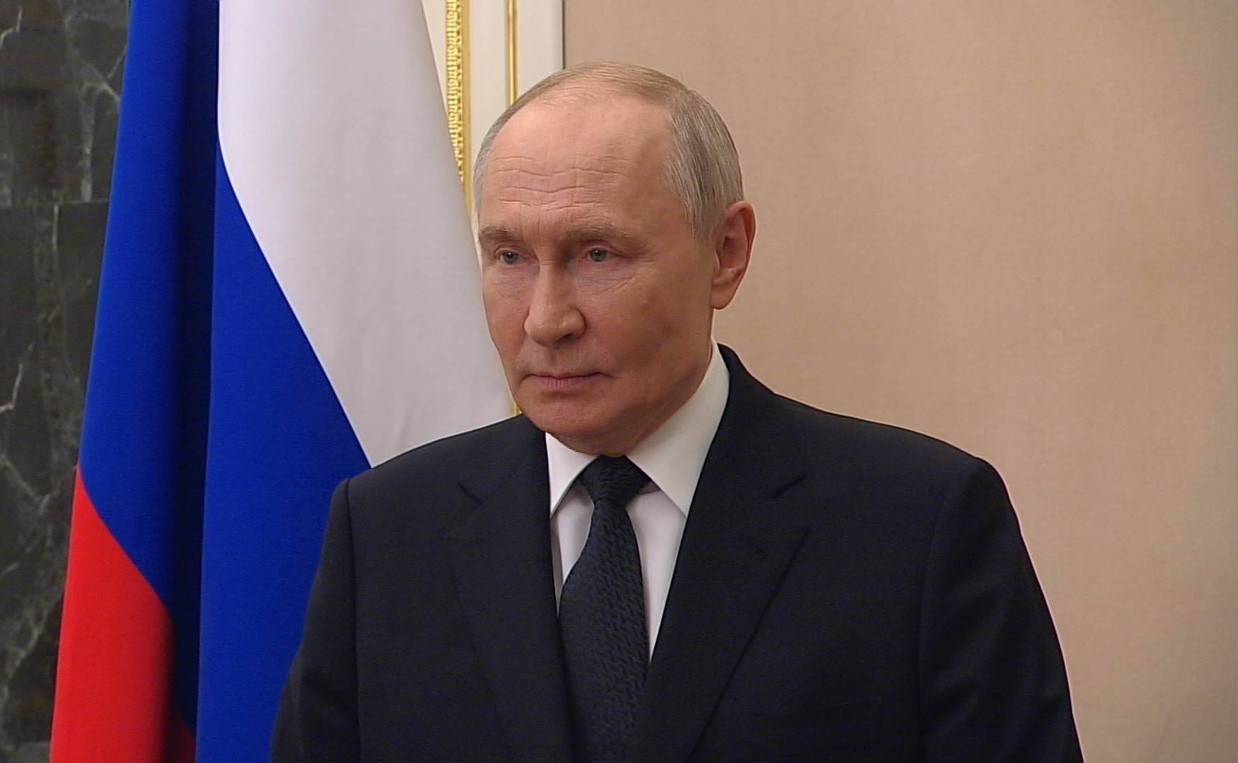 Путин поздравил с Днем Военно-Морского Флота