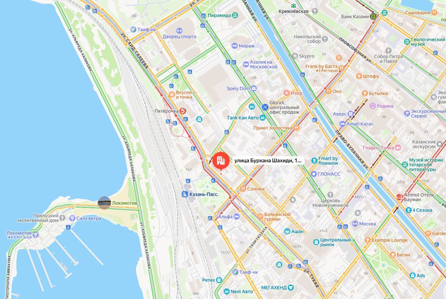 В центре Казани остановились трамваи из-за ДТП с грузовиком
