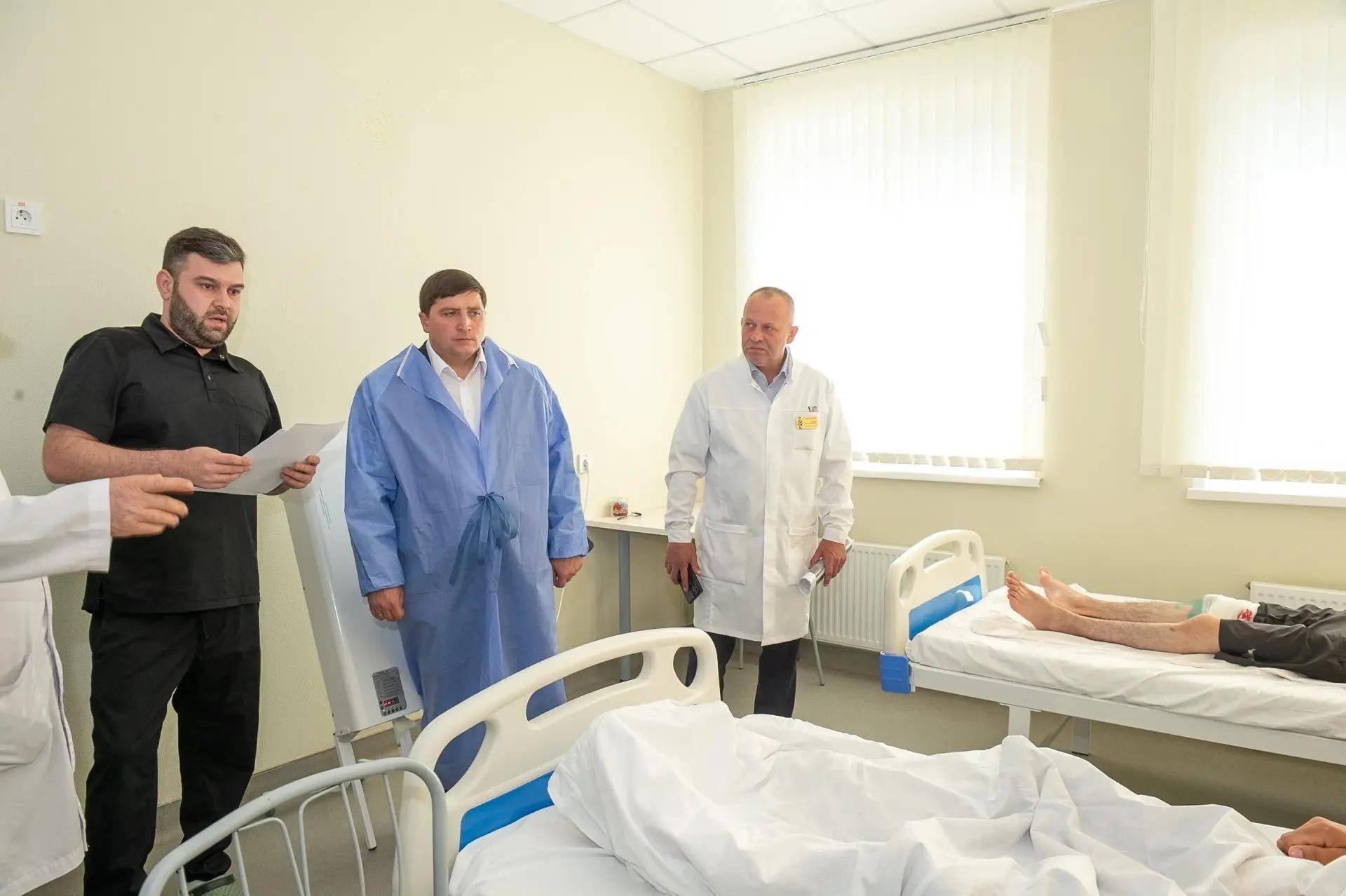 Беляев навестил пострадавших при атаке БПЛА на Нижнекамск