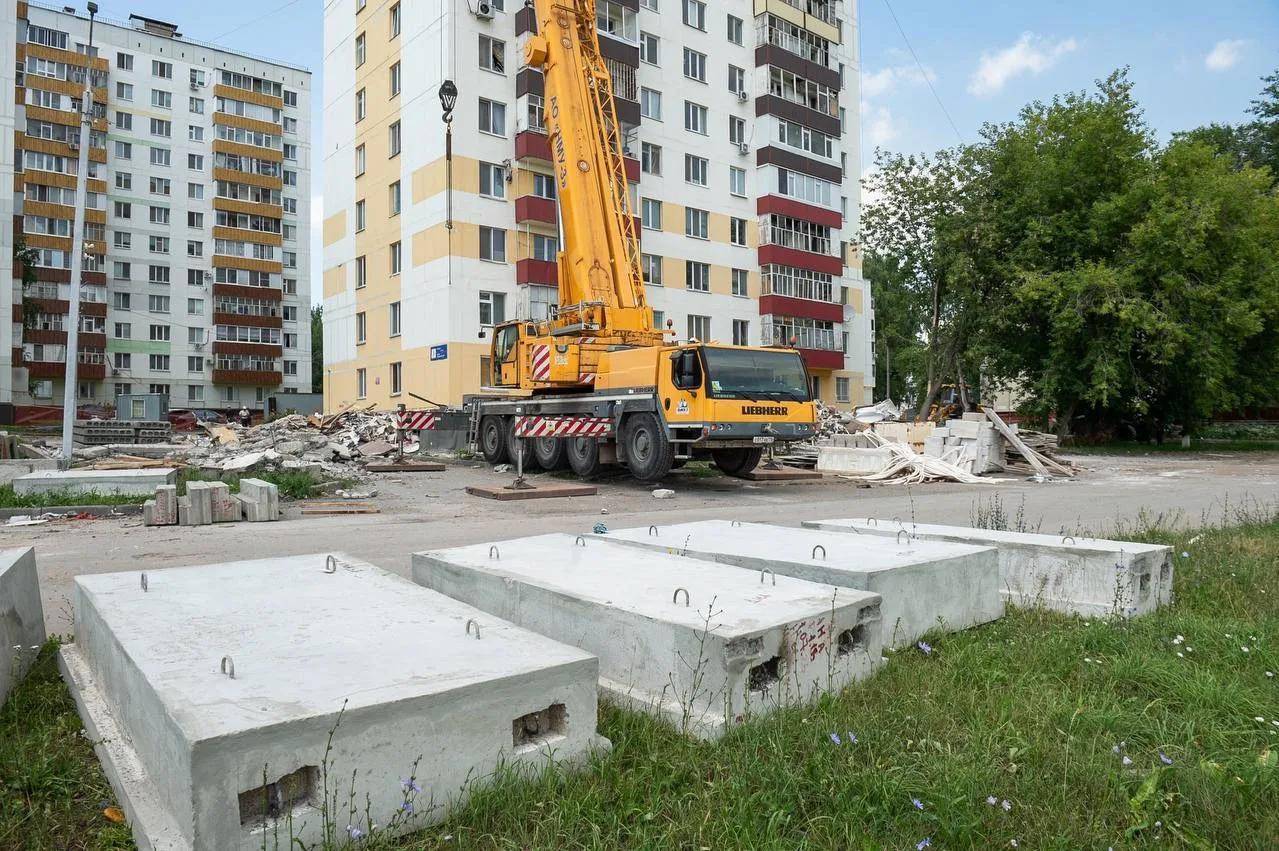 Отстраивать верх многоэтажки в Нижнекамске, поврежденной при ударе БПЛА, начнут с 10 июля