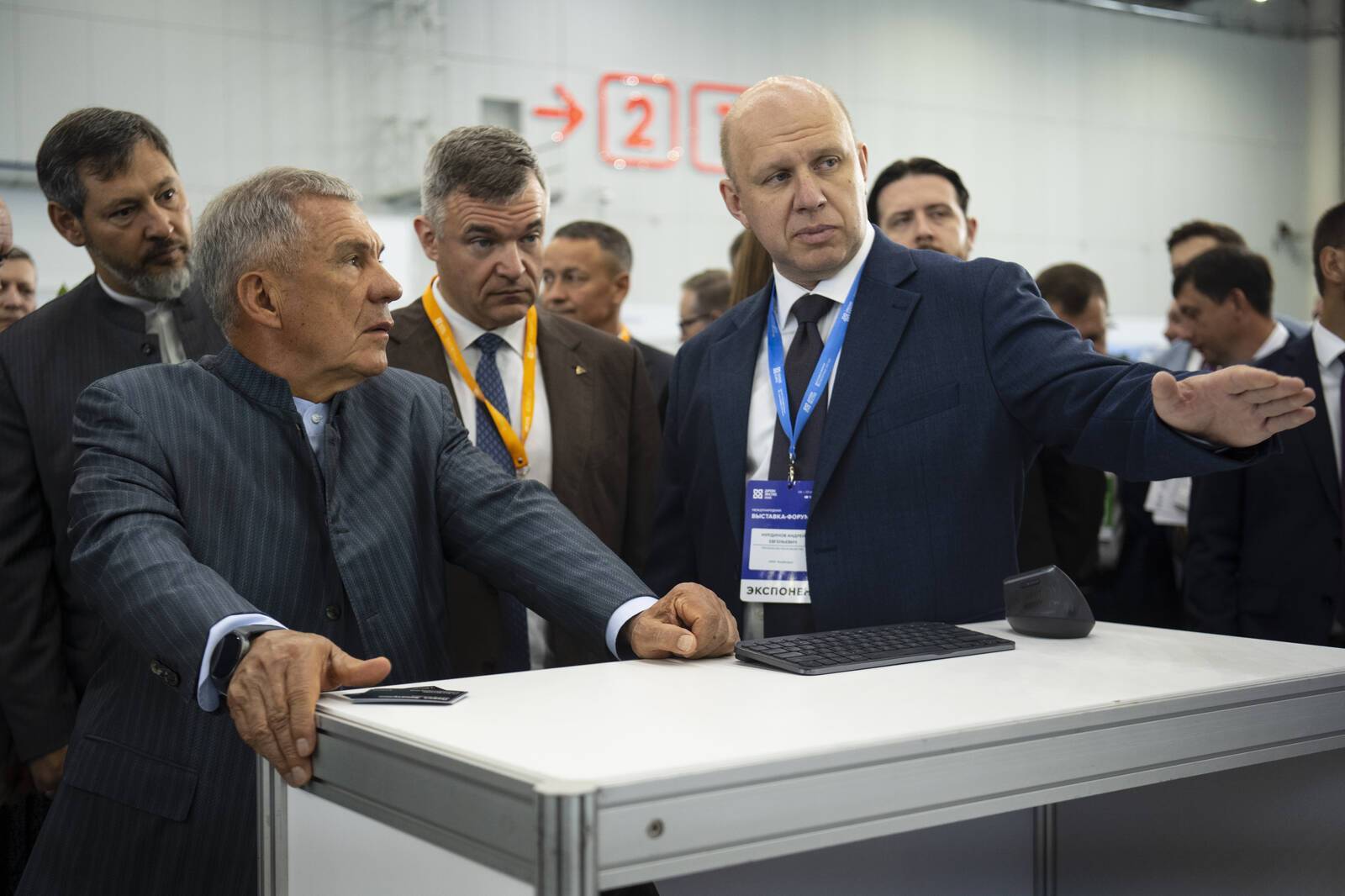 Минниханов оценил БПЛА на Международной выставке «Дрон Экспо» в Казани