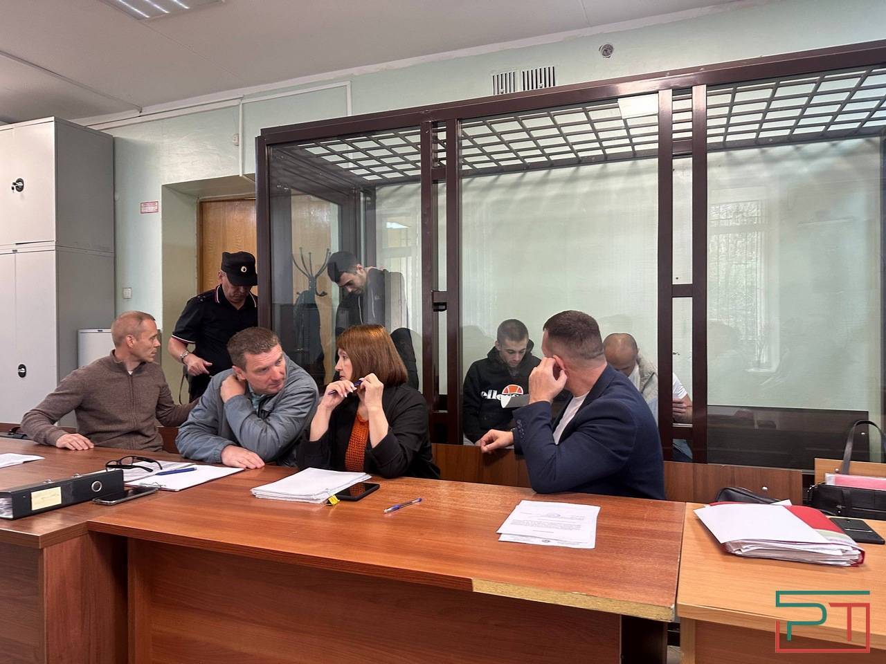 «Покрывают притон»: адвокаты грабителей массажного салона в Казани обвинили следователей