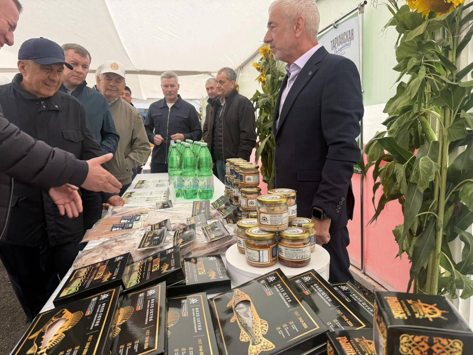 Минниханов облетел поля Тетюшского района и оценил ход уборочных работ