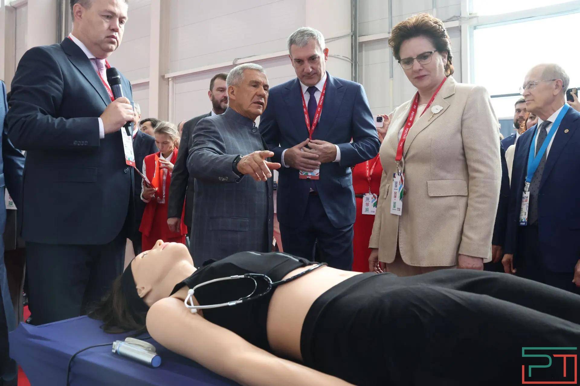 Минниханов открыл российско-китайский форум «РОСТКИ» в Казани
