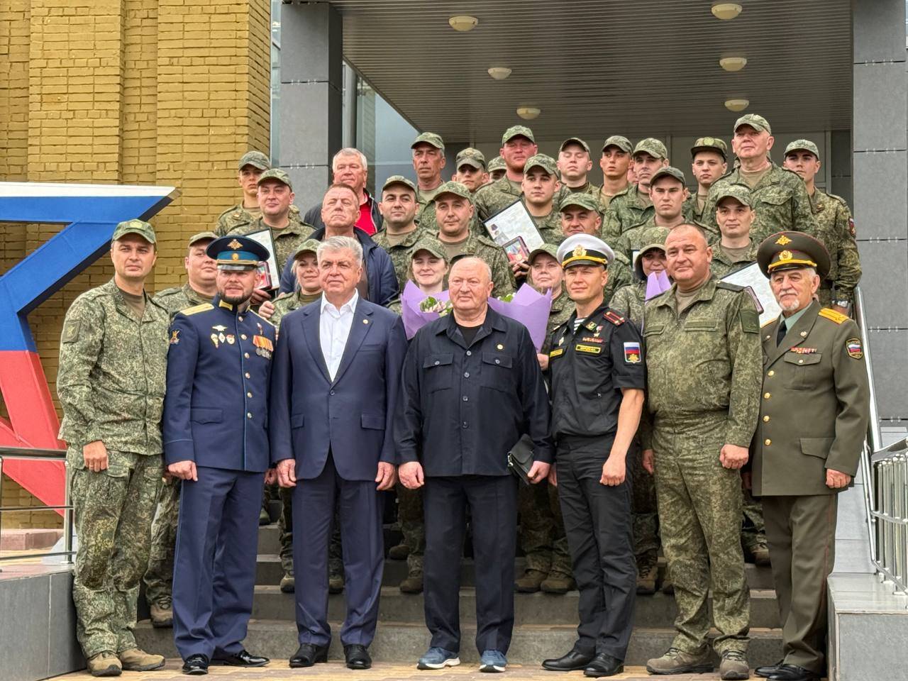 Делегация Челнов передала шефскую помощь бойцам группировки «Север»