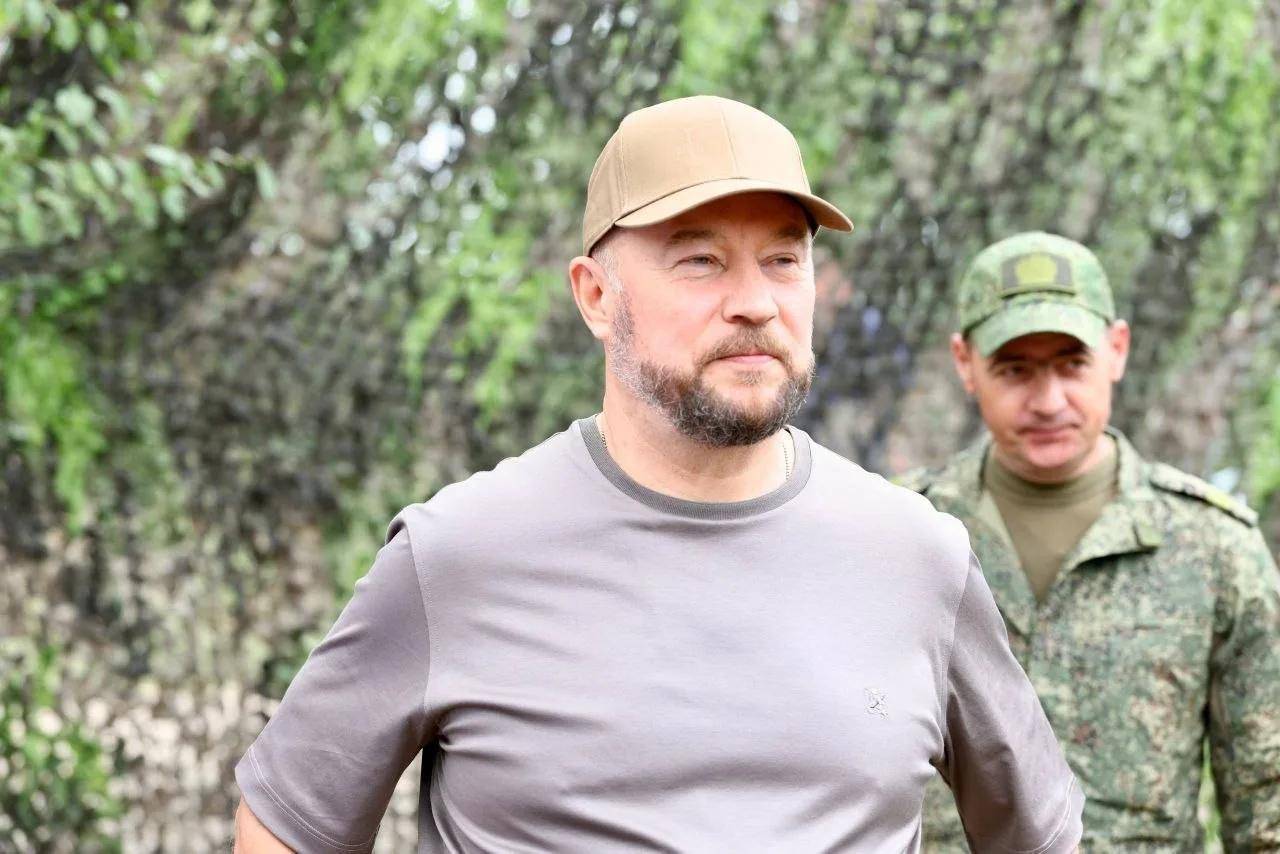 Песошин осмотрел восстанавливаемые объекты в подшефных городах ЛНР