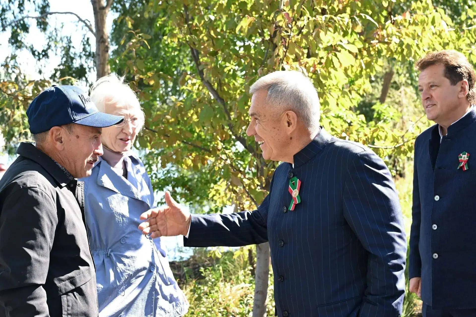 Минниханов прогулялся по новому участку набережной Кабана в Казани