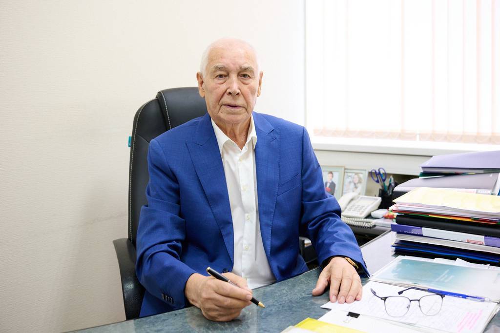 Еркин Губайдуллин отмечает 80-летний юбилей