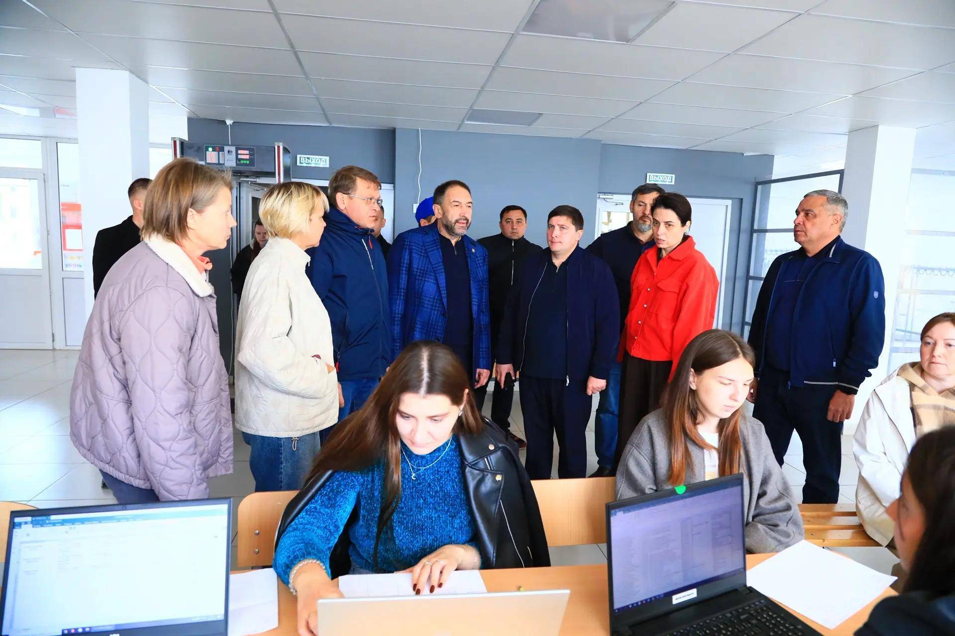 Алексей Песошин в Нижнекамске осмотрел места атак БПЛА и провел оперштаб