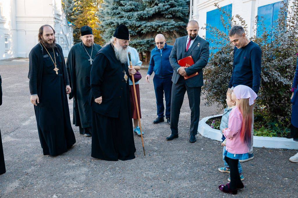 Митрополит Кирилл встретился с семьями погибших участников СВО в Зилантовом монастыре в Казани