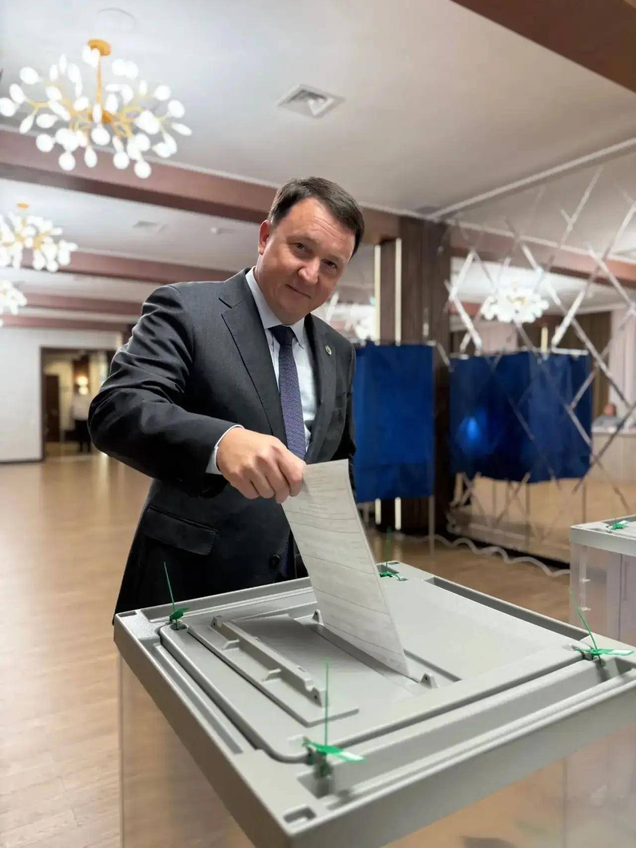Глава Минстроя Татарстана отдал голос на выборах в Госдуму