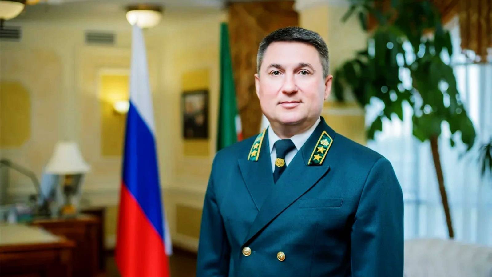 Равиль Кузюров поздравил работников и ветеранов лесного хозяйства РТ с профессиональным праздником