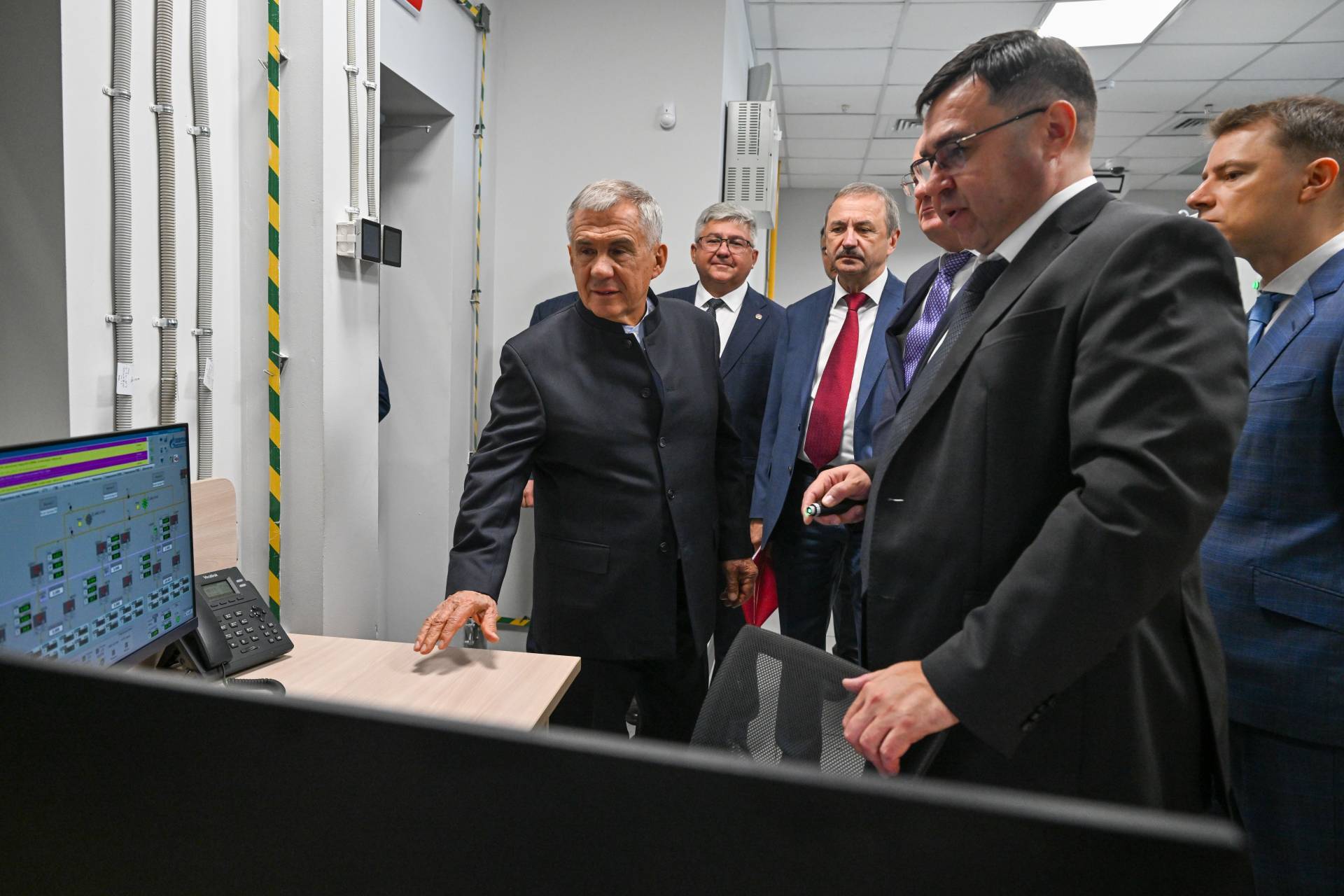 Минниханов в Зеленодольске дал старт отгрузке первых в России компрессоров смешанного хладагента
