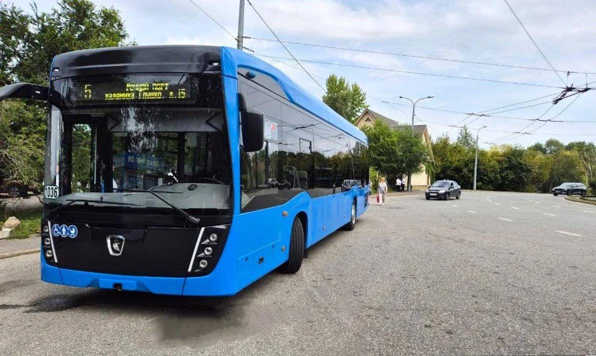 Завершились испытания нового низкопольного троллейбуса «КАМАЗ-62825» в Казани