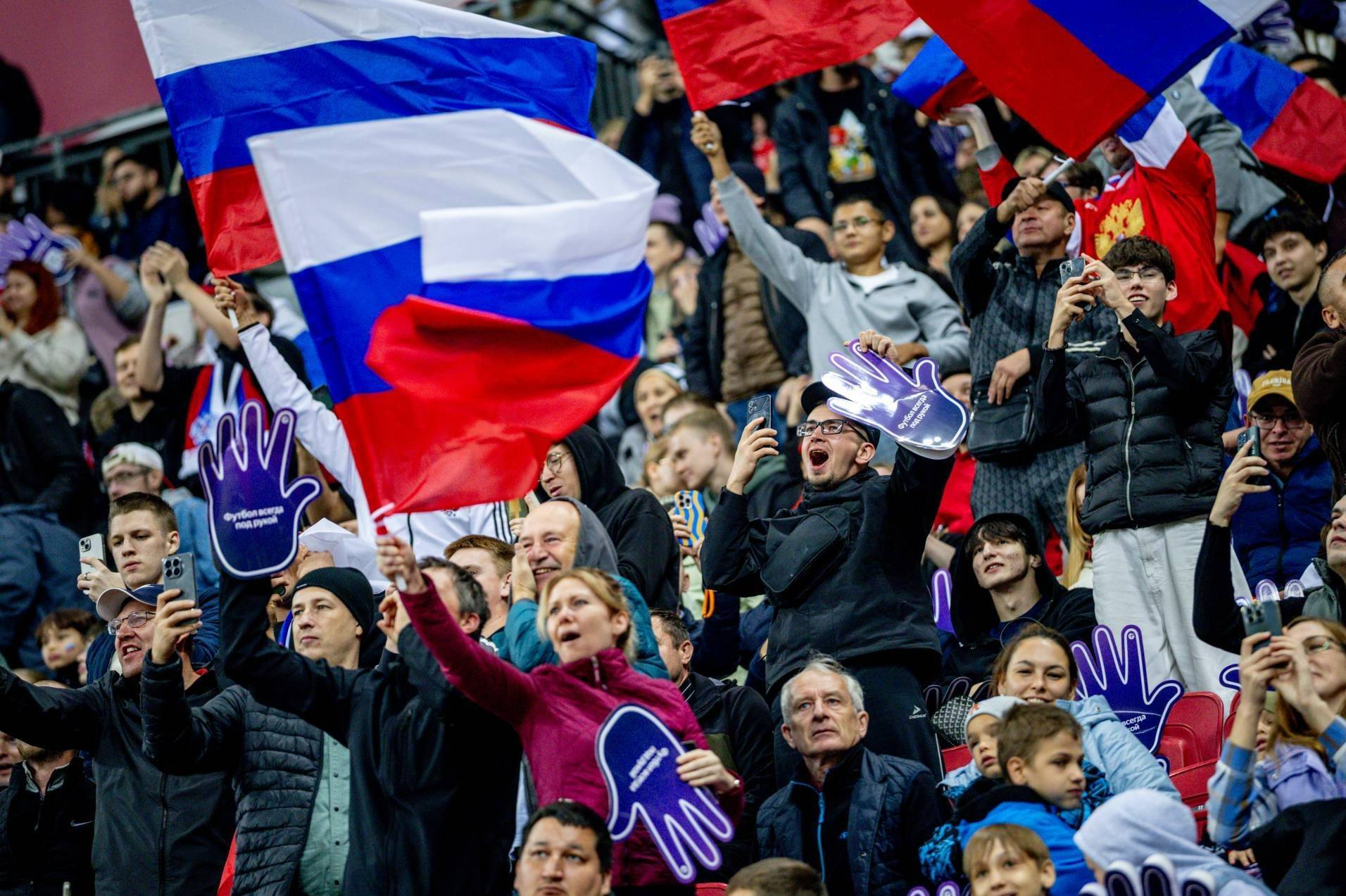 Сборная России по футболу обыграла Иран в Казани благодаря дублю Головина