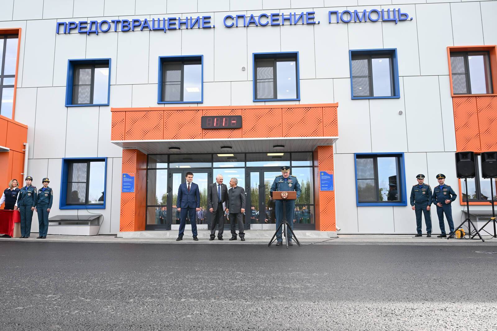 Куренков и Минниханов открыли учебно-тренировочный комплекс МЧС в Татарстане