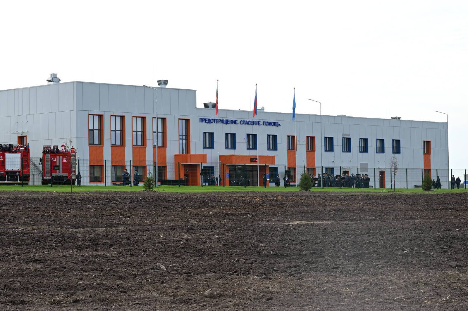 Куренков и Минниханов открыли учебно-тренировочный комплекс МЧС в Татарстане