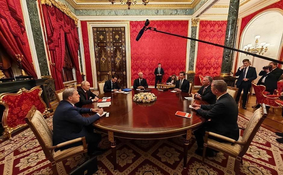 Путин принял в Кремле спецпосланника президента США Уиткоффа