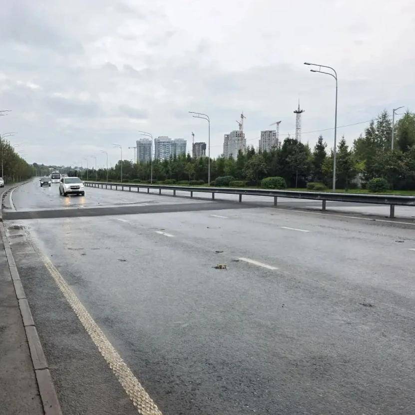 На проспекте Универсиады в Казани возобновили движение после завершения ремонта участка