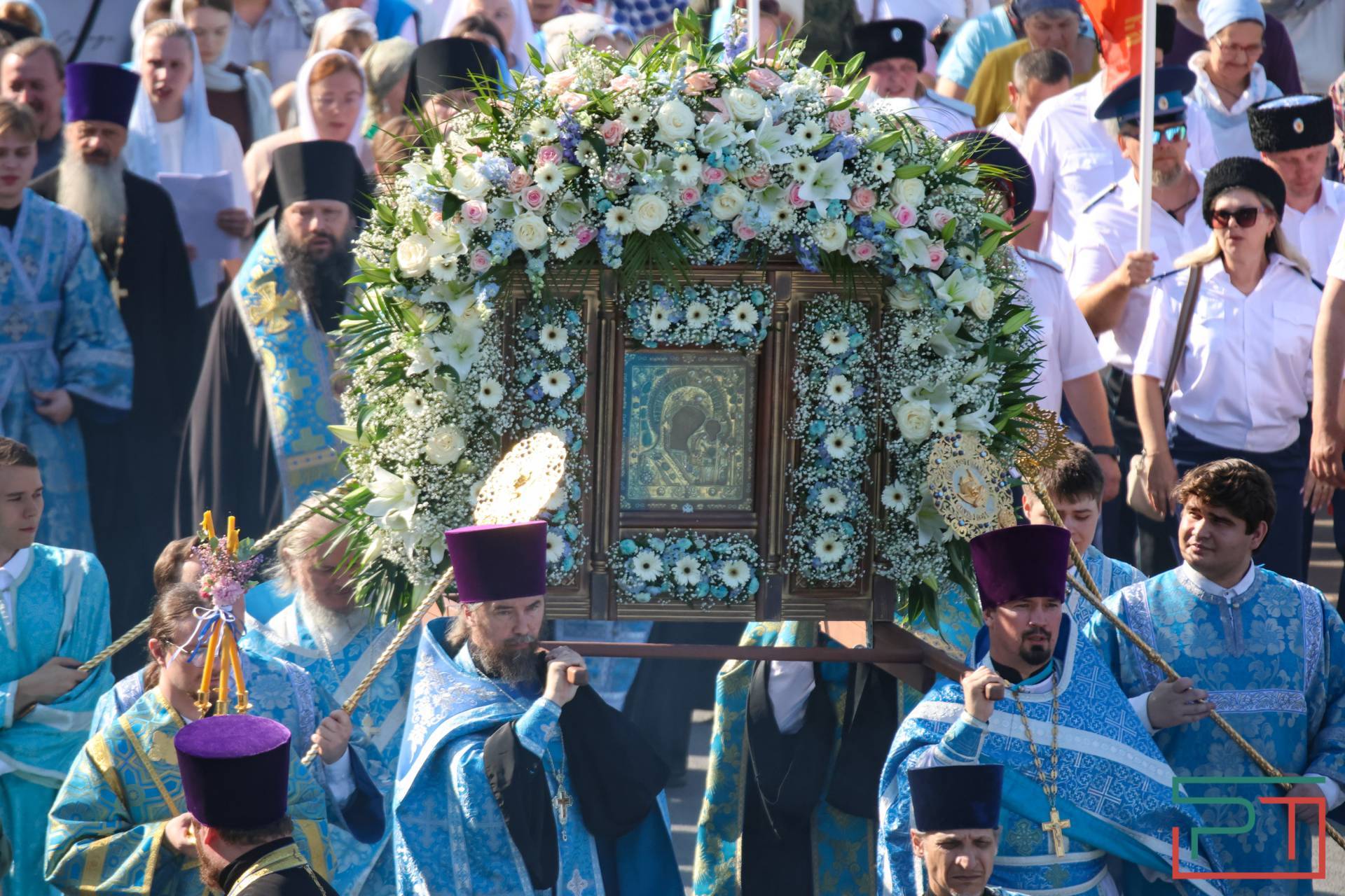 Патриарх Кирилл освятил отреставрированный храм Николы Тульского в Казани