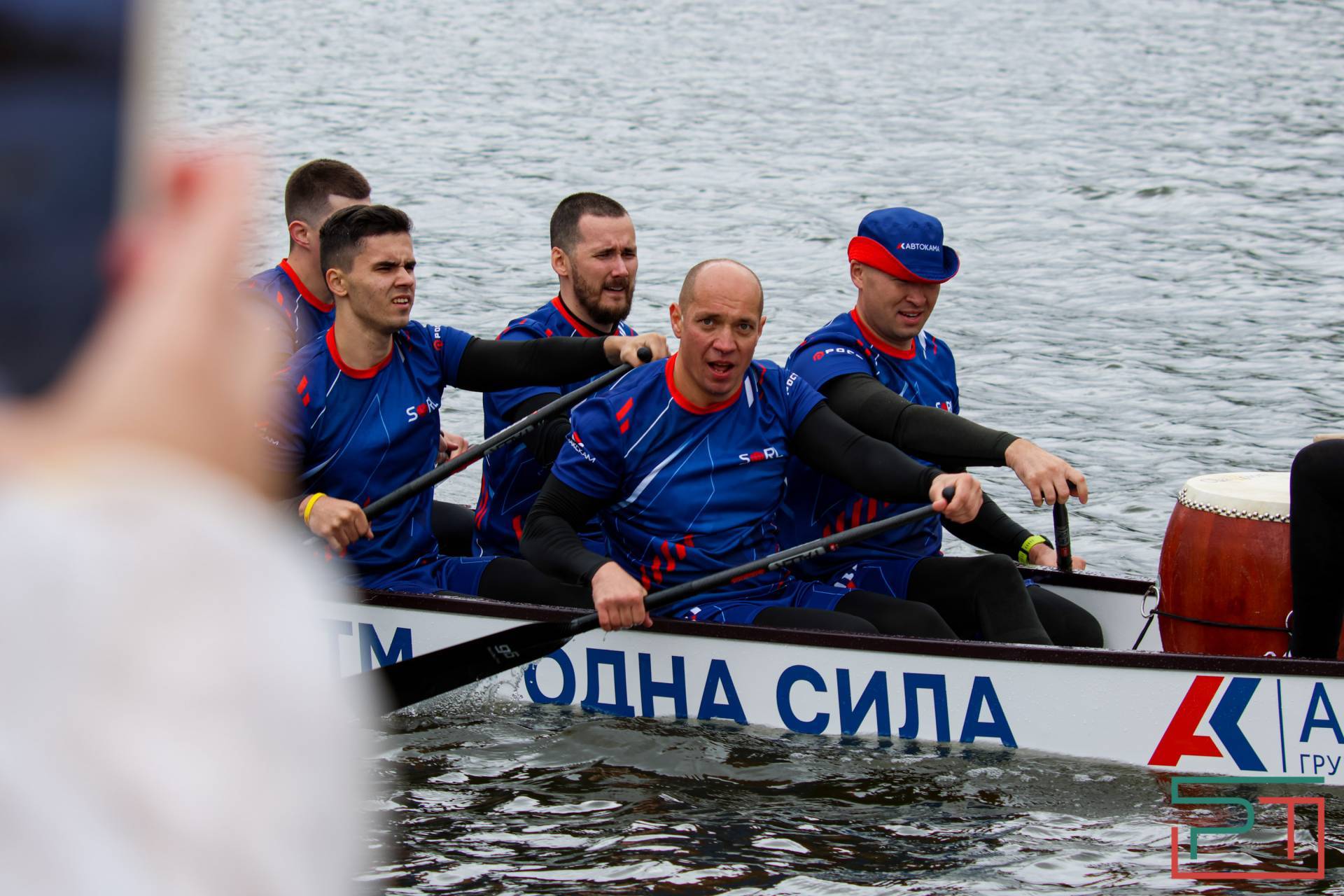 Гонки на китайских лодках «Дракон» на озере Кабан