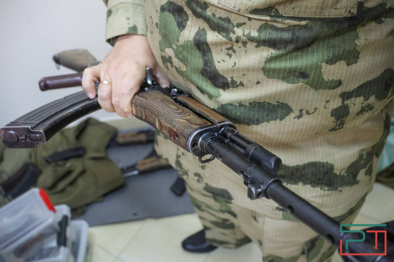 Как проходит урок начальной военной подготовки в казанской школе