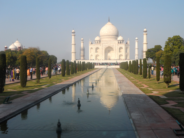 Знаменитый мавзолей Тадж-Махал.