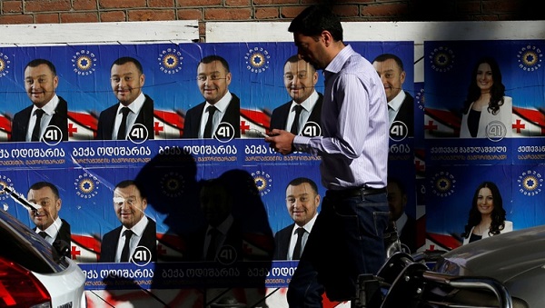 6db729c949885b7b941a6d142baa7a1557843a94f3be912e0e06c0f896e4d306