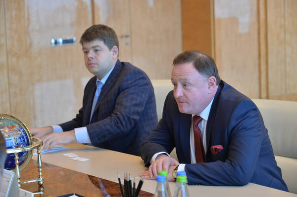 view_2139207_1949328