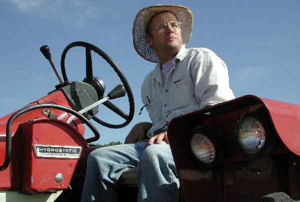 ao-images-film-pressphoto_tractor