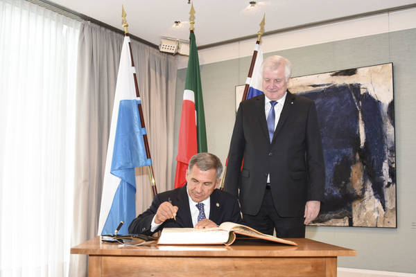 view_3024487_2445278