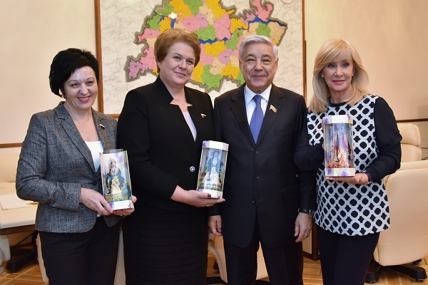 Мухаметшин и депутаты_Пресс-служба Госсовета