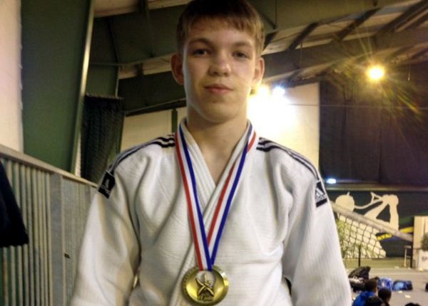 Поток_дзюдо_Садриев_vestikamaza.ru_