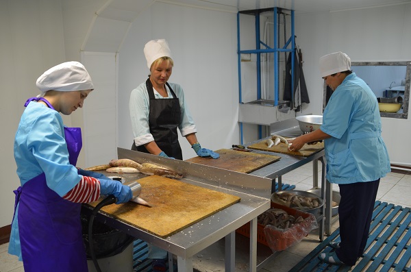 чистка рыбы