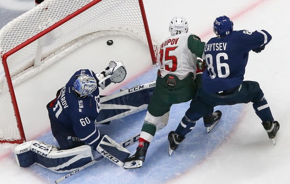 Хоккеисты казанского «Ак барса» в первом матче очередного турне в рамках регулярного чемпионата КХЛ выиграли у динамовцев Москвы