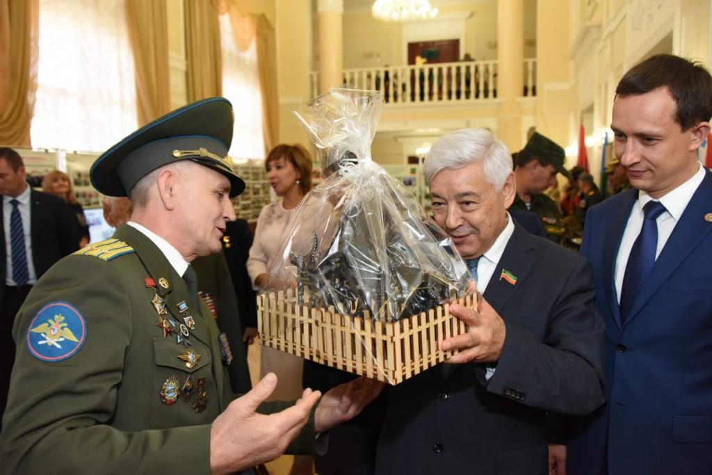 Мухаметшин подарок