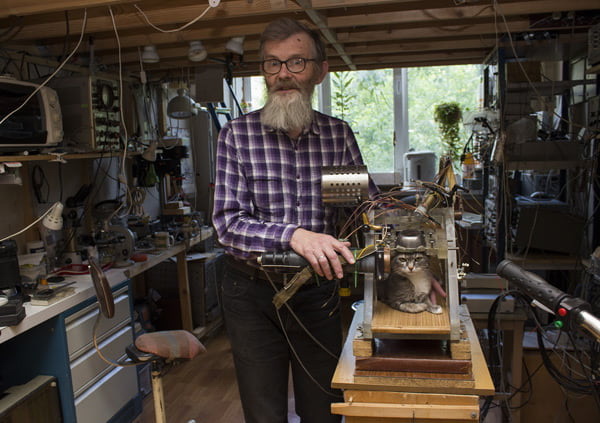 Раскрывать тайны сна Ивану Пигарёву помогают кошки.