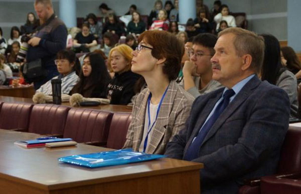 В Казани поговорили о русском языке в полиэтнической среде