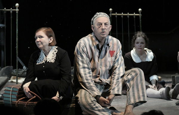 Спектакль-«Жизнь-и-судьба»