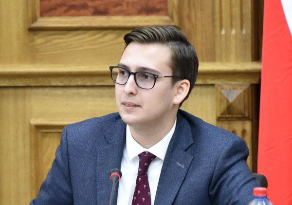 альберт-карпов