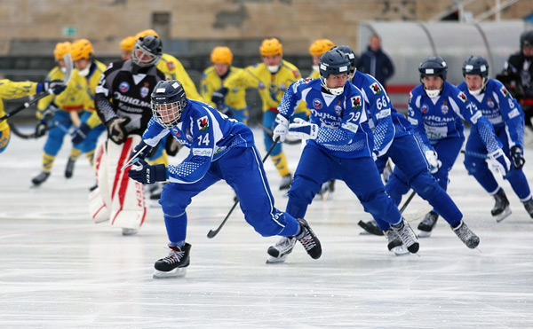 хоккеисты-динамо-казани-разгромили-зоркий