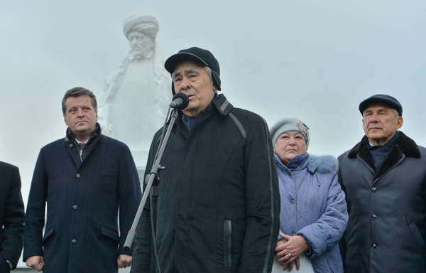 памятник-марджани2