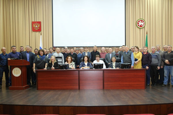 Хоть катаньем, хоть стараньем, не было бы отставанья