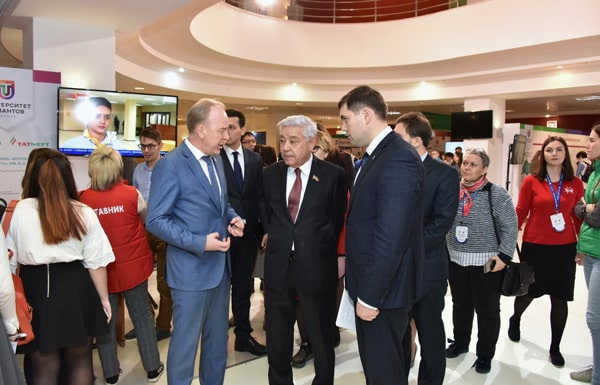 Фарид Мухаметшин встретился с экспертами и участниками форума талантливой молодежи